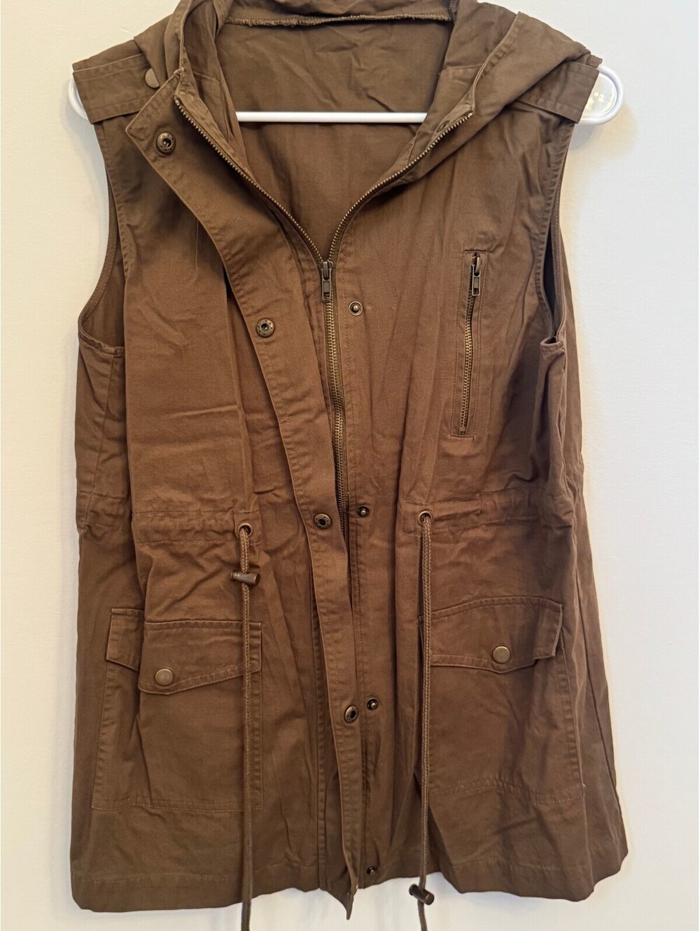 Zenana Outfitters brown sleeveless hooded utility vest